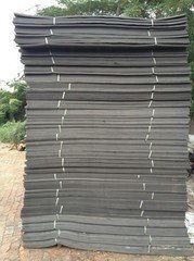 專注品質，匠心制造——走進邢臺山峰特種橡膠制品廠的泡沫箱生產線